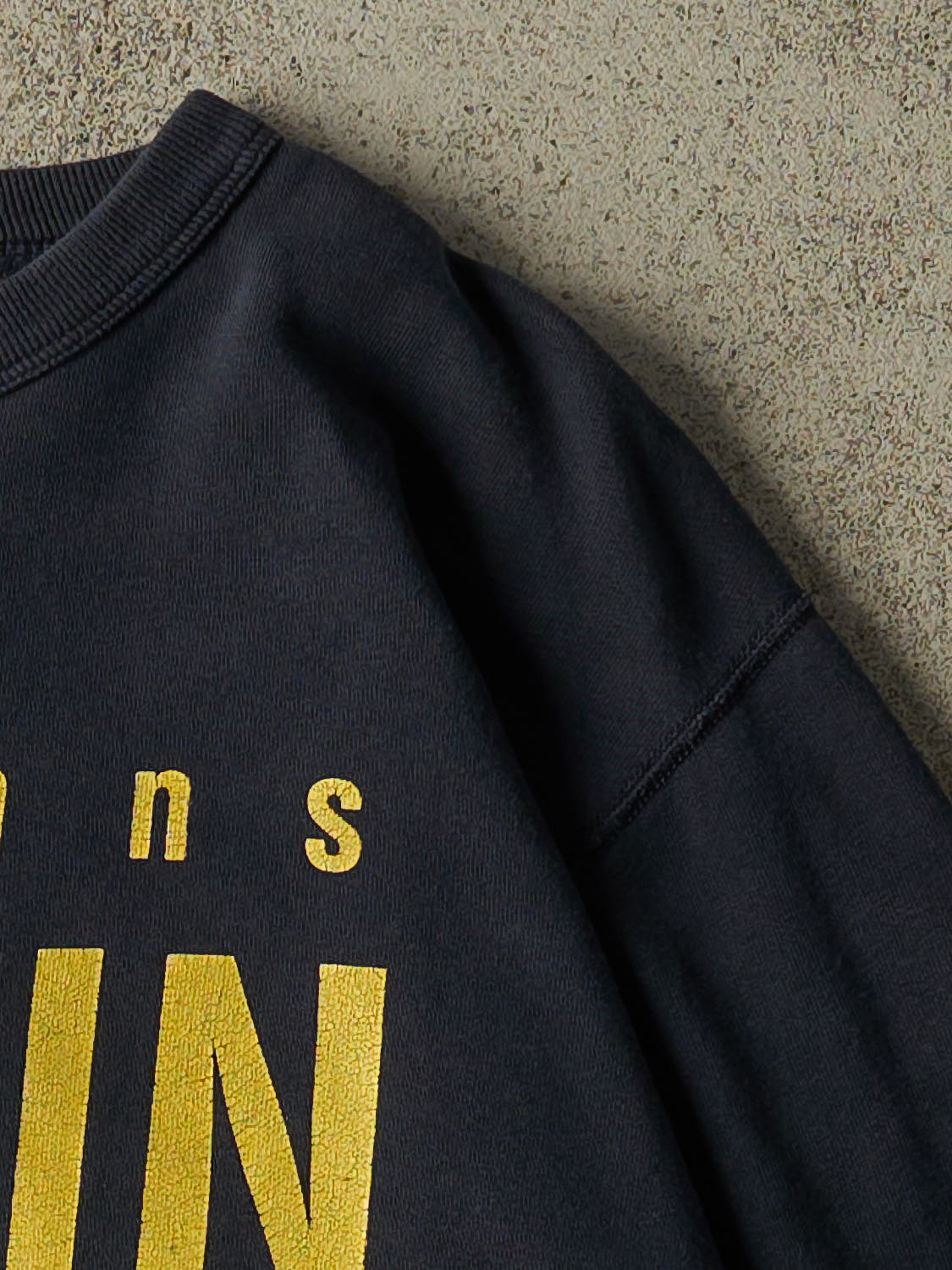 Vintage Y2K Navy Blue Calvin Klein Jeans Logo Crewneck (S/M)