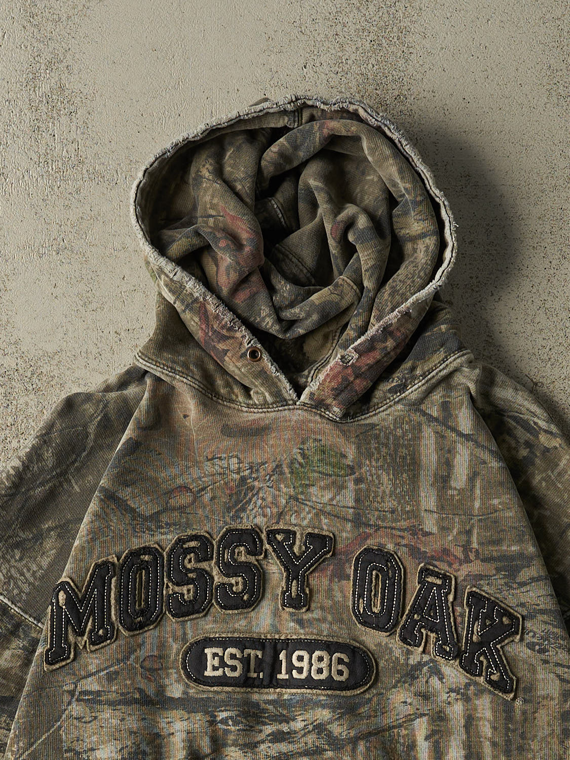 Vintage Y2K Camo Mossy Oak Embroidered Hoodie (M/L)