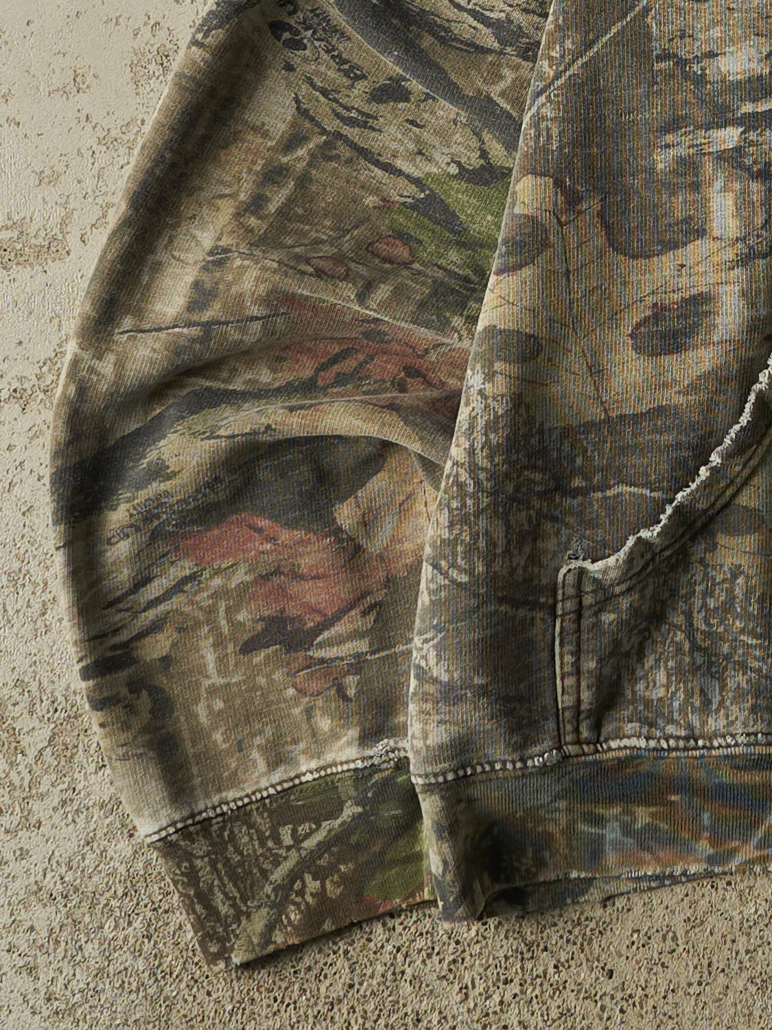 Vintage Y2K Camo Mossy Oak Embroidered Hoodie (M/L)