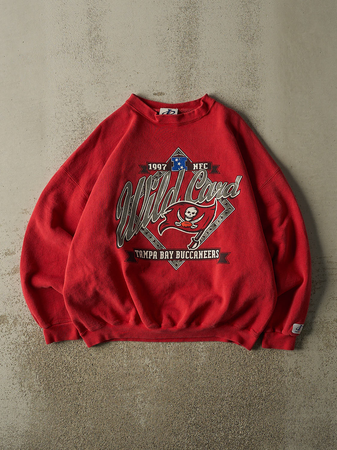 Vintage 97' Red Tampa Bay Buccaneers Crewneck (XL)