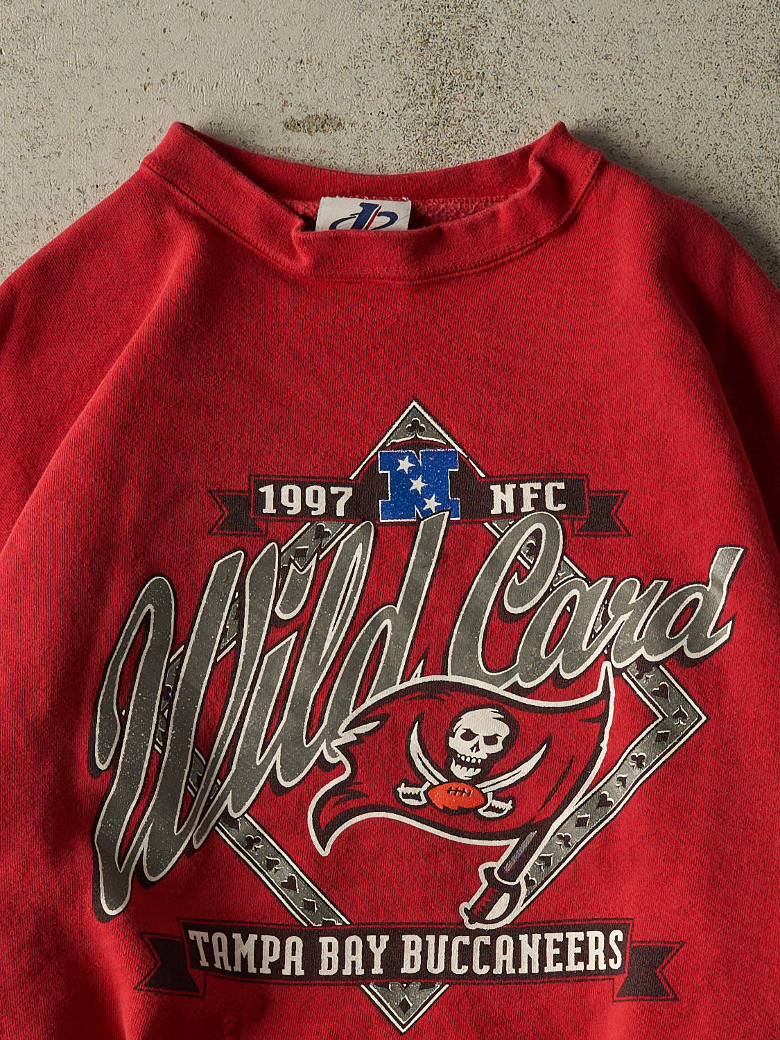 Vintage 97' Red Tampa Bay Buccaneers Crewneck (XL)