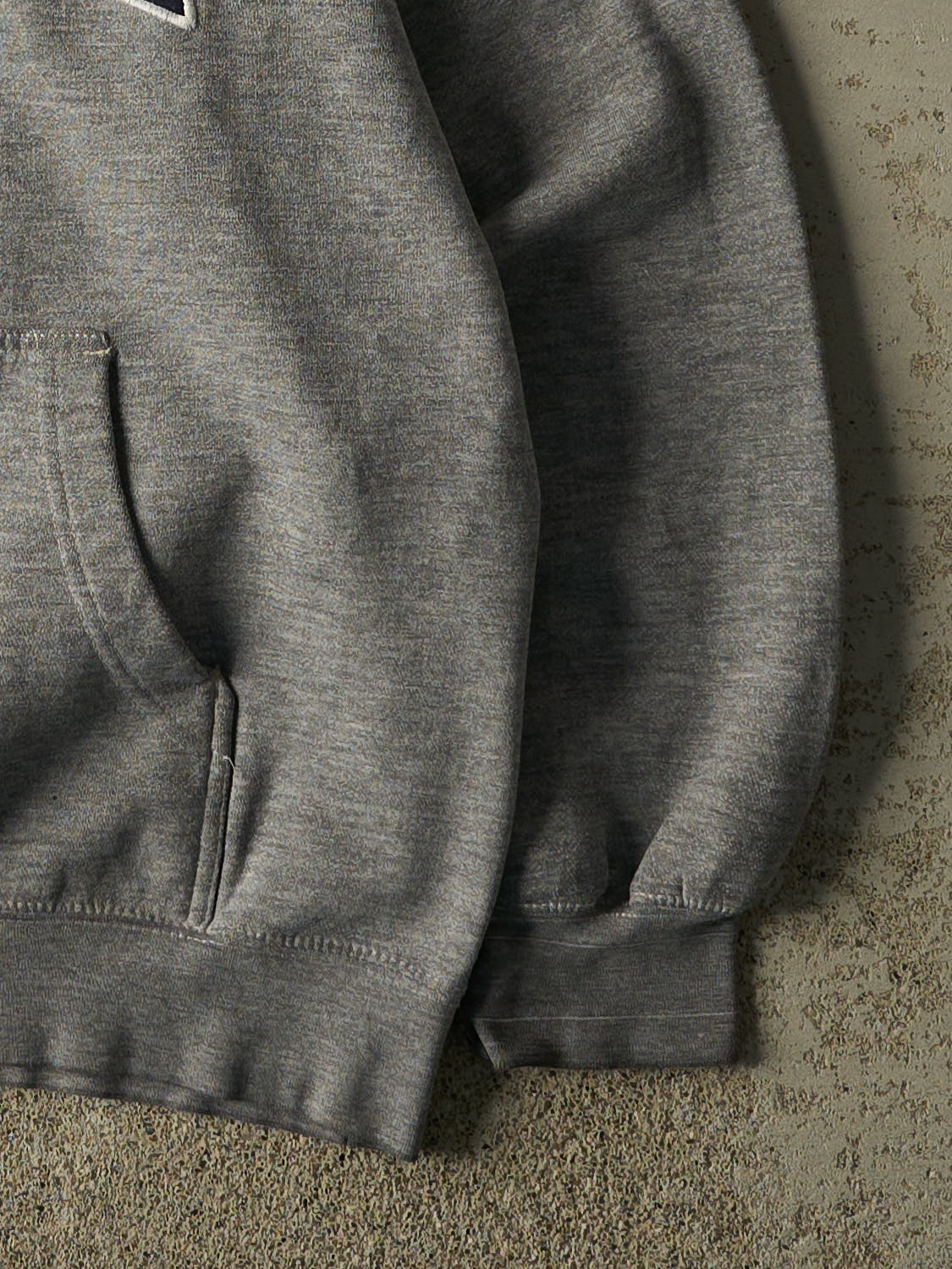 Vintage 90s Grey Yosemite Embroidered Hoodie (M)