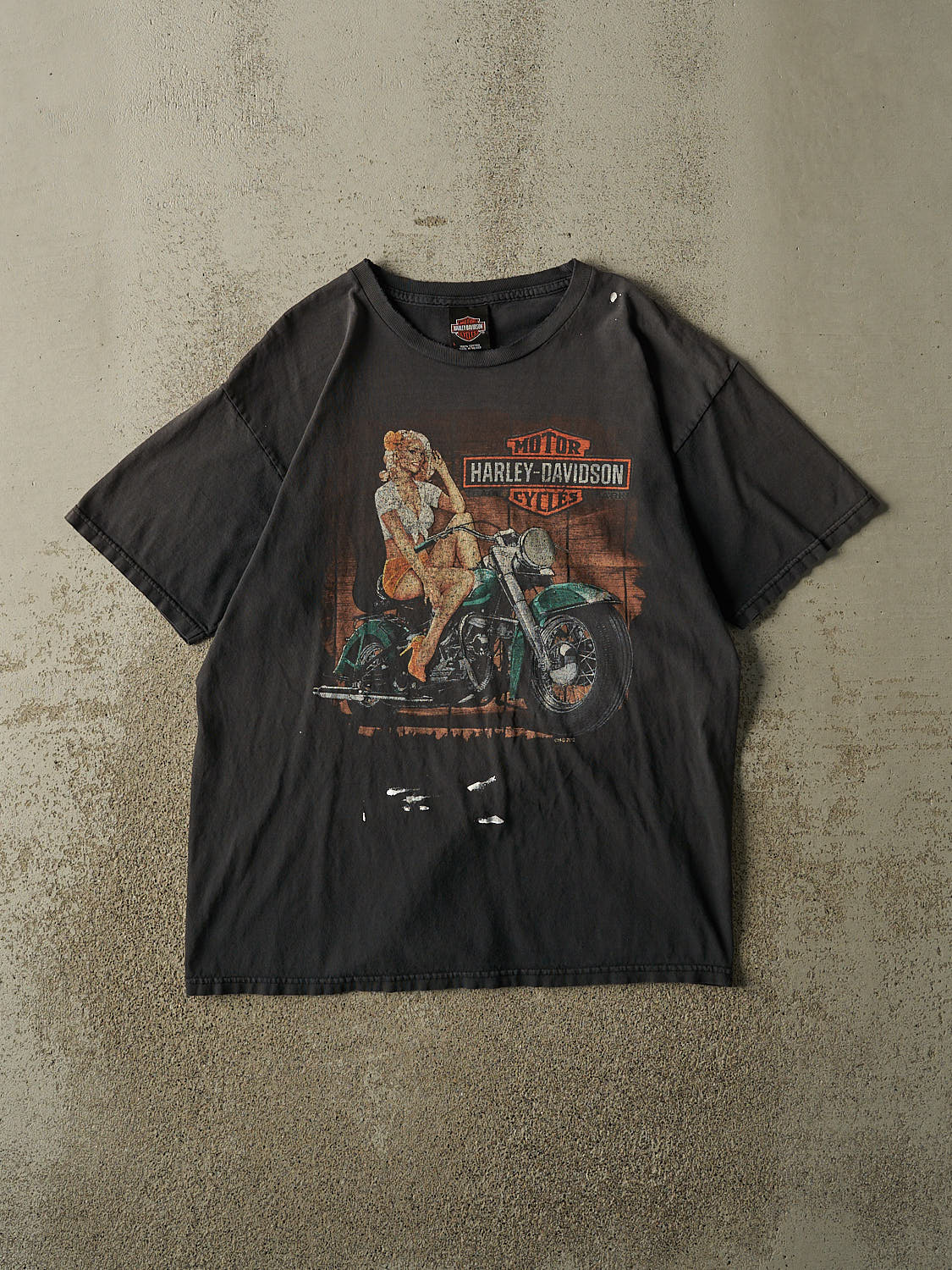Vintage 12' Faded Black Harley Davidson Saguenay Quebec Tee (M/L)