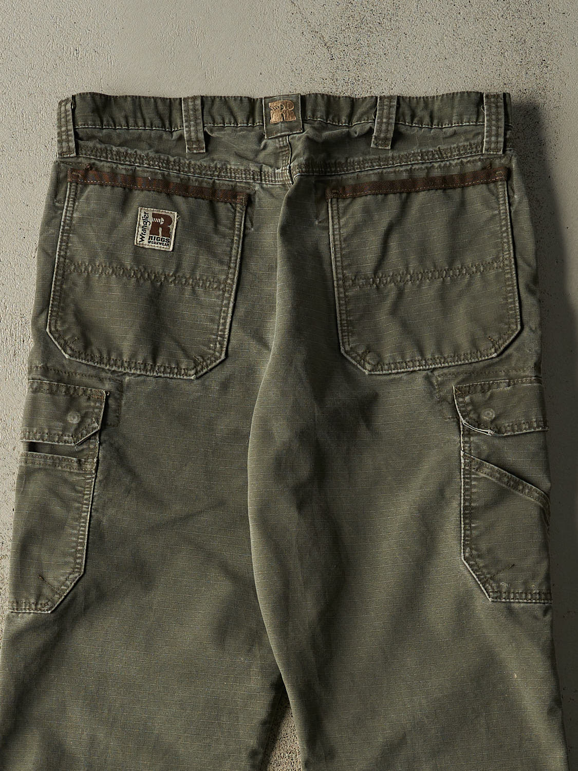 Vintage Y2K Green Wrangler Riggs Ripstop Cargo Pants (35x33.5)
