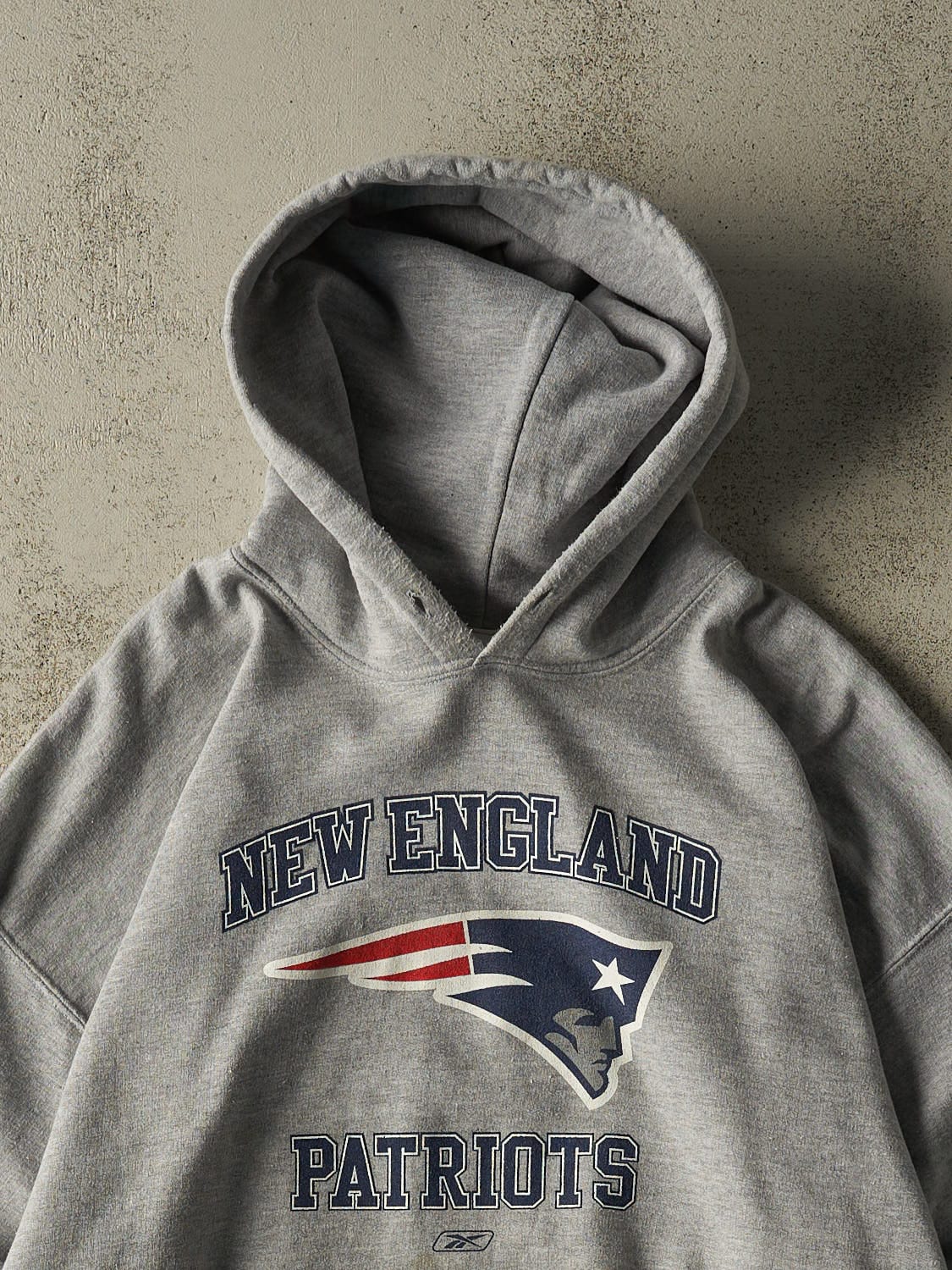 Vintage Y2K Grey New England Patriots Hoodie (L/XL)