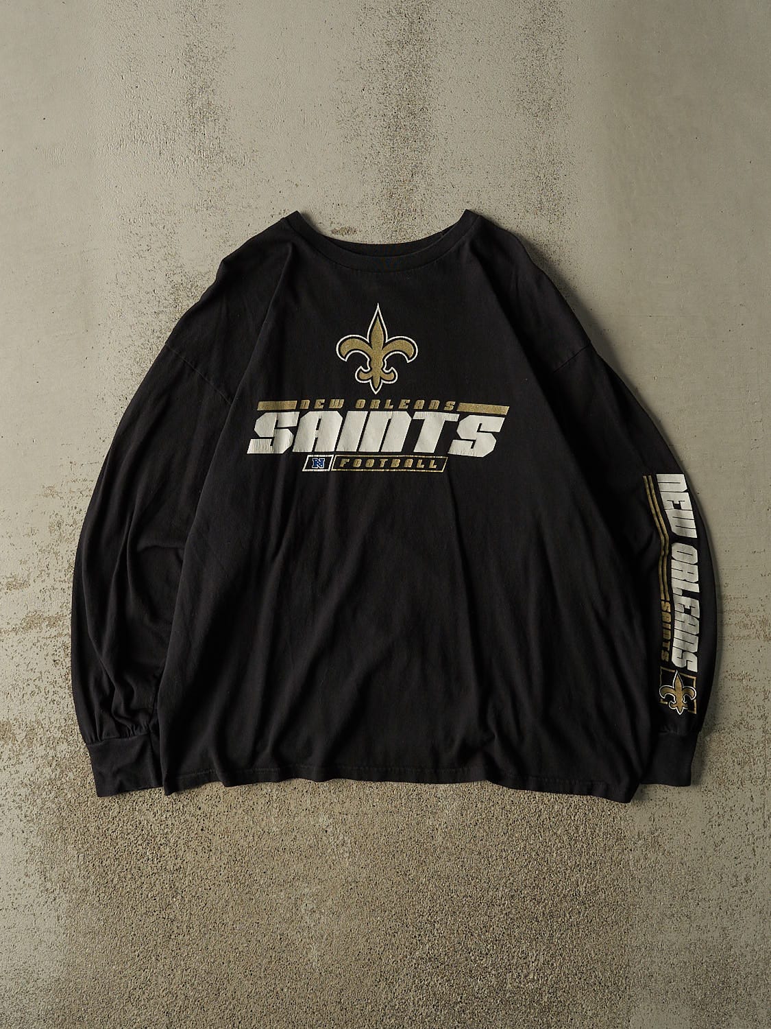 Vintage Y2K Black New Orleans Saints Long Sleeve (XL/XXL)