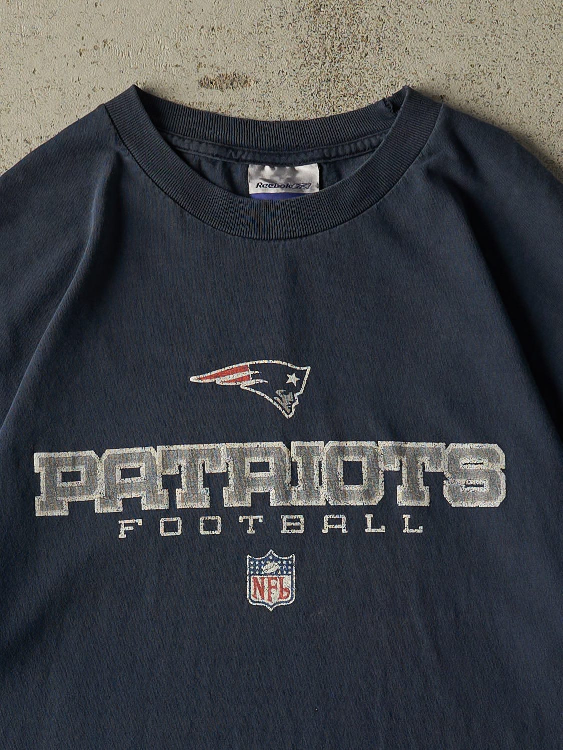 Vintage Y2K Navy Blue New England Patriots Tee (L)