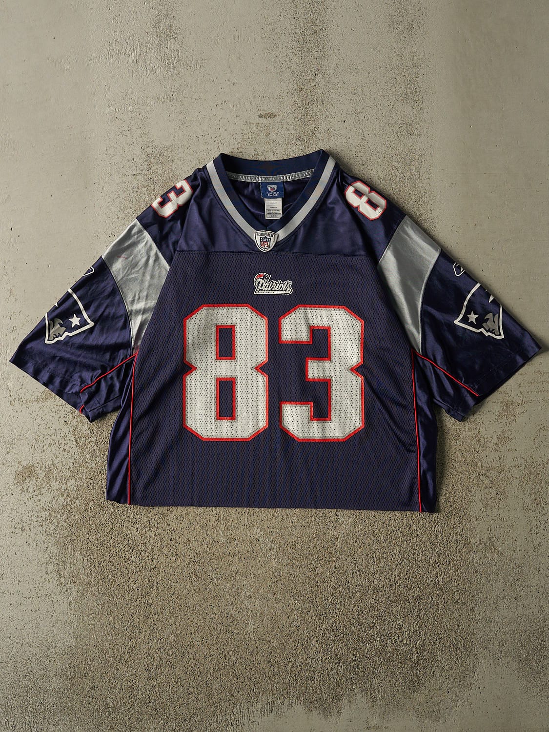 Vintage Y2K Navy Blue New England Patriots #83 Welker Cropped Football Jersey (M)