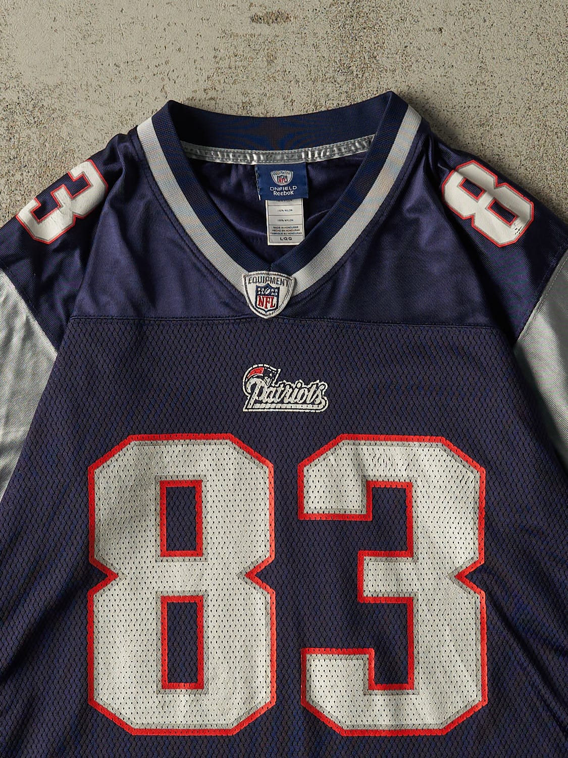 Vintage Y2K Navy Blue New England Patriots #83 Welker Cropped Football Jersey (M)