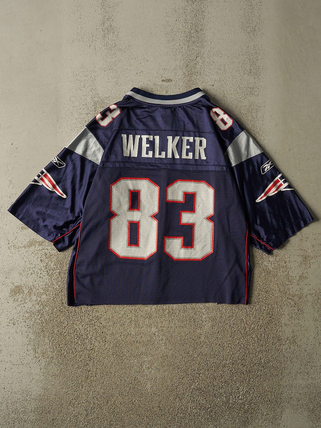 Vintage Y2K Navy Blue New England Patriots #83 Welker Cropped Football Jersey (M)