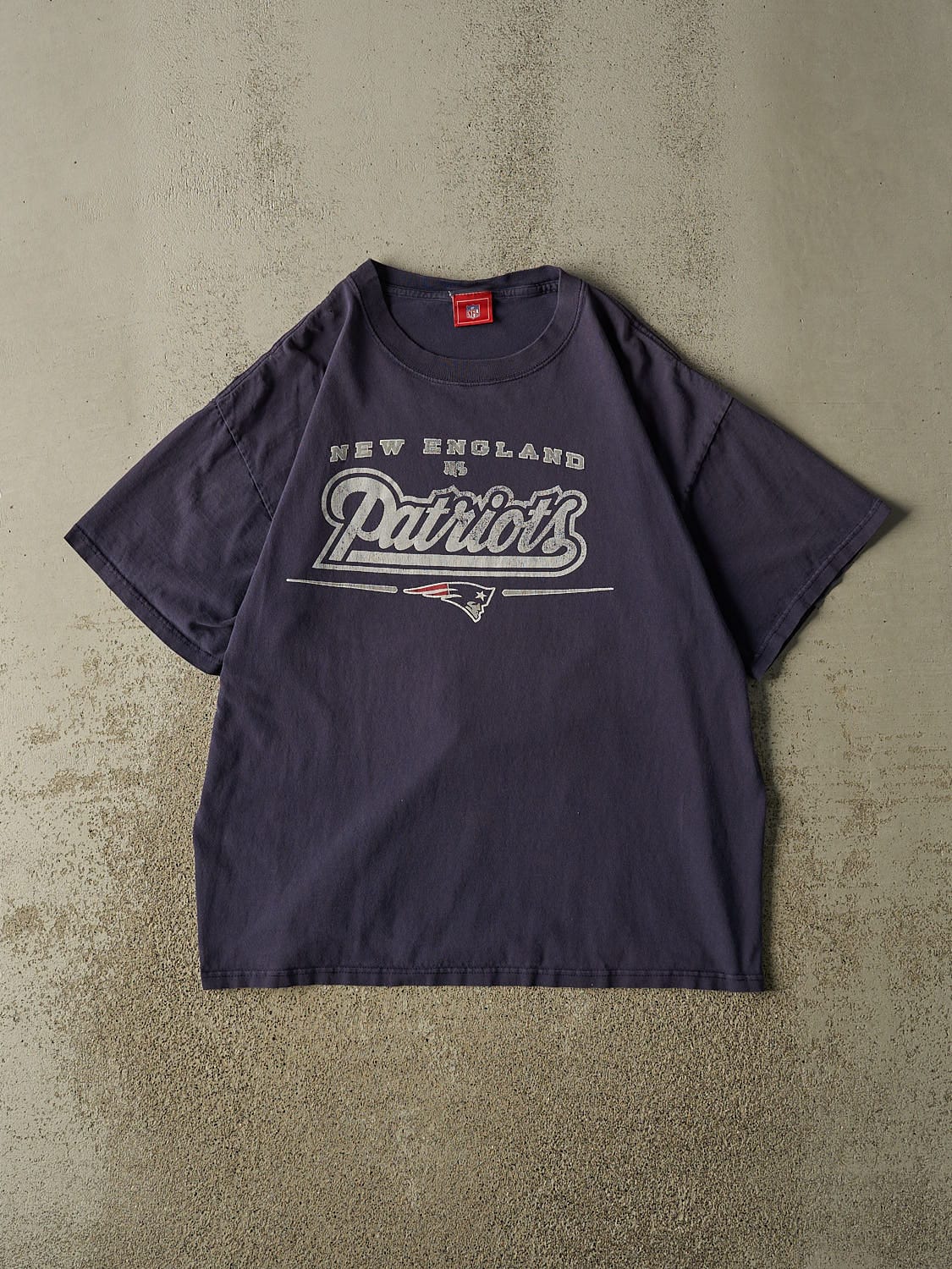 Vintage Y2K Faded Navy New England Patriots Tee (L/XL)