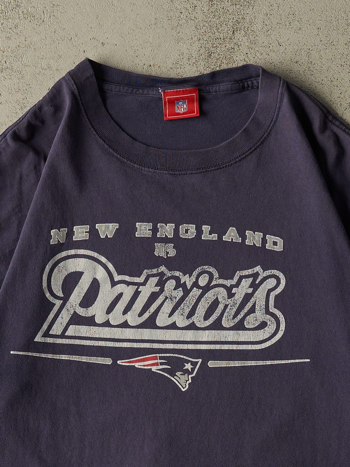 Vintage Y2K Faded Navy New England Patriots Tee (L/XL)