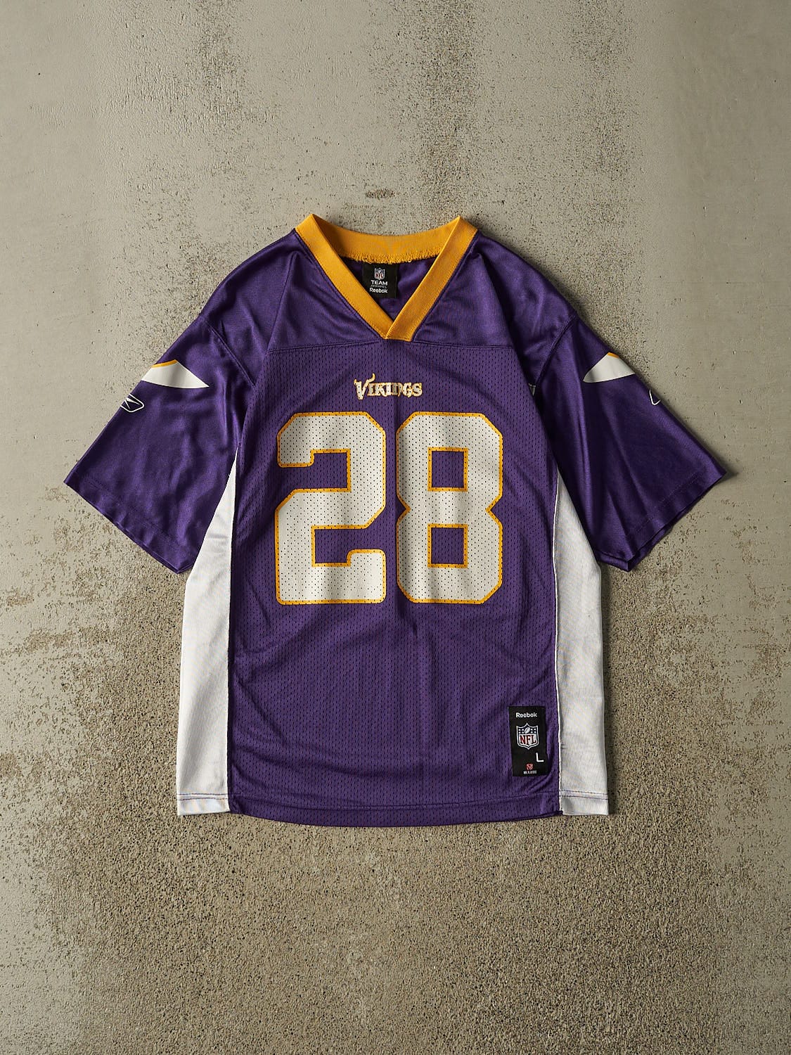 Vintage Y2K Purple Minnesota Vikings #28 Peterson Football Jersey (XS/S)