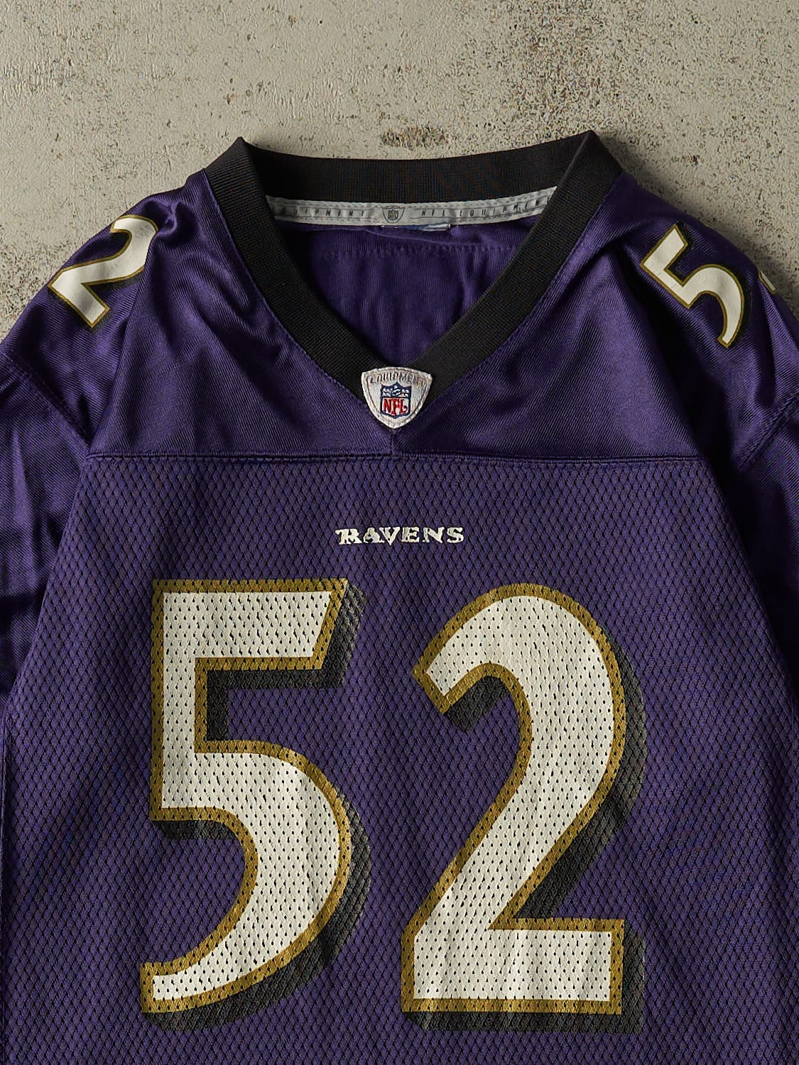 Vintage Y2K Purple Baltimore Ravens #52 R. Lewis Football Jersey (S/M)