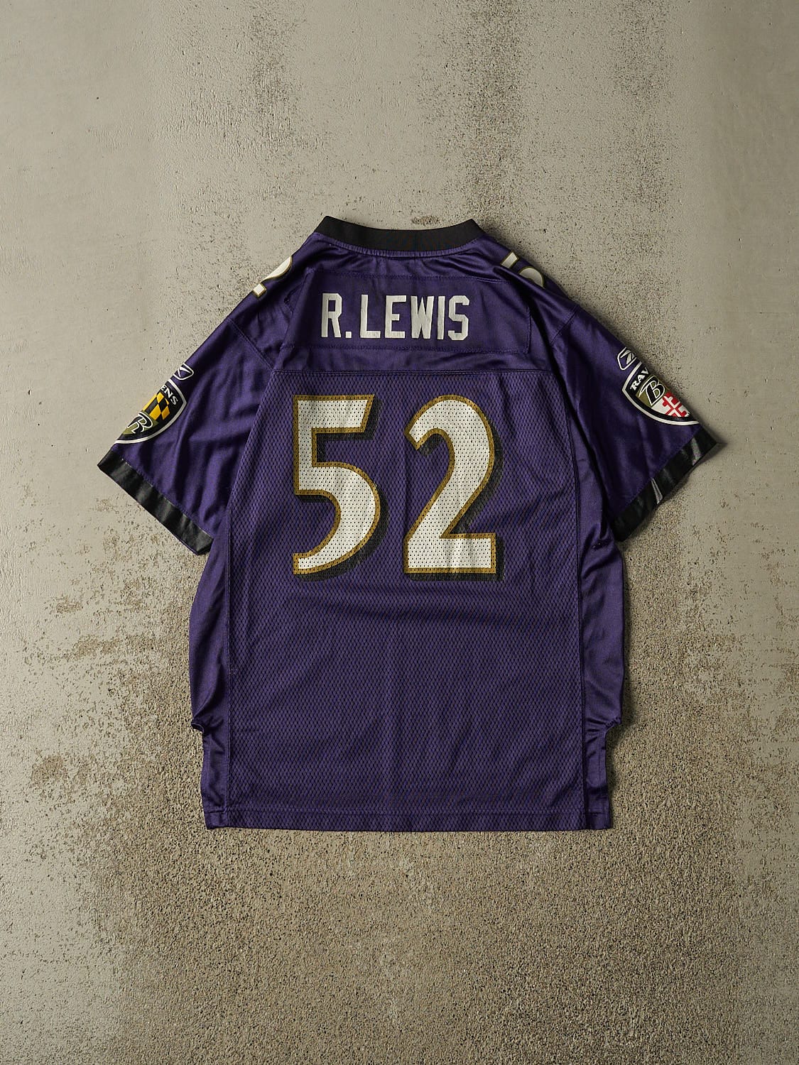 Vintage Y2K Purple Baltimore Ravens #52 R. Lewis Football Jersey (S/M)