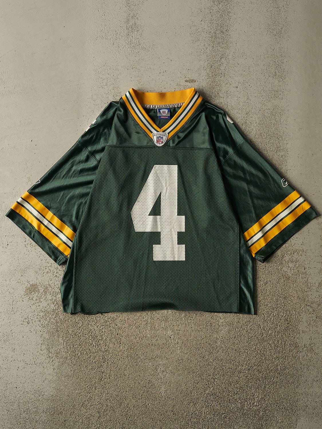 Vintage 90s Green Green Bay Packers #4 Favre Cropped Football Jersey (M/L)