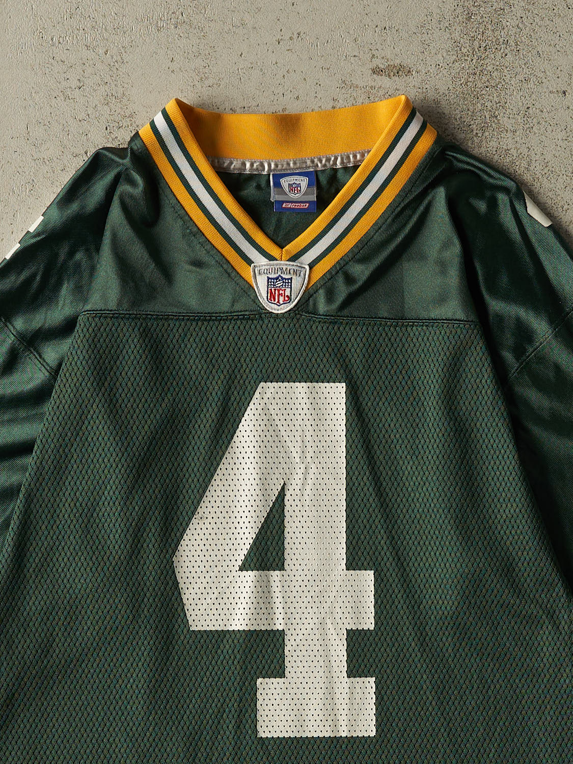 Vintage 90s Green Green Bay Packers #4 Favre Cropped Football Jersey (M/L)