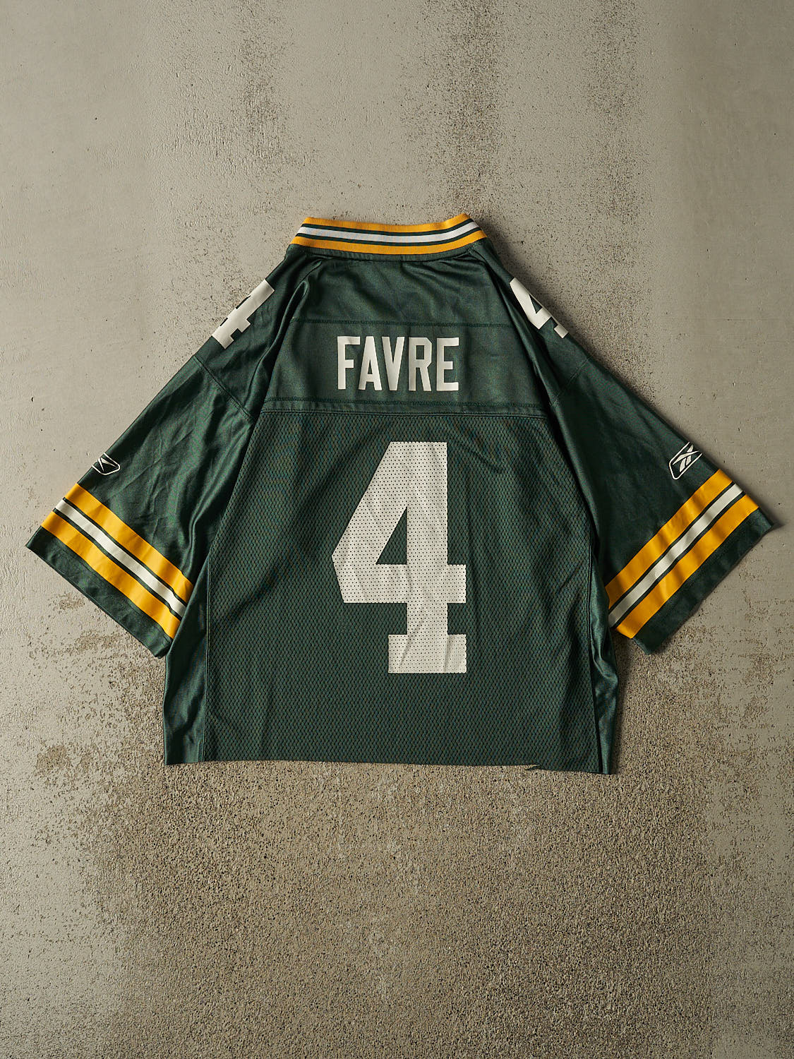 Vintage 90s Green Green Bay Packers #4 Favre Cropped Football Jersey (M/L)