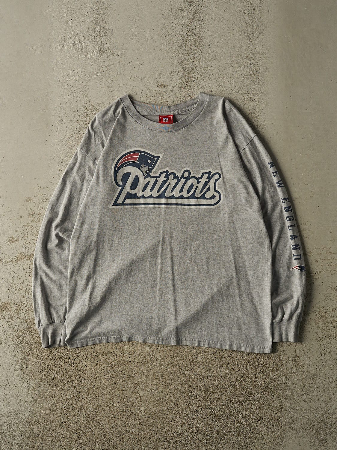 Vintage 90s Grey New England Patriots Long Sleeve (L)