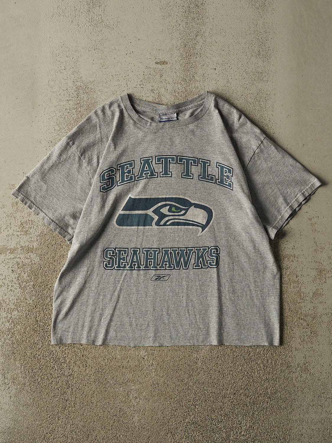 Vintage Y2K Grey Seattle Seahawks Cropped Tee (M)