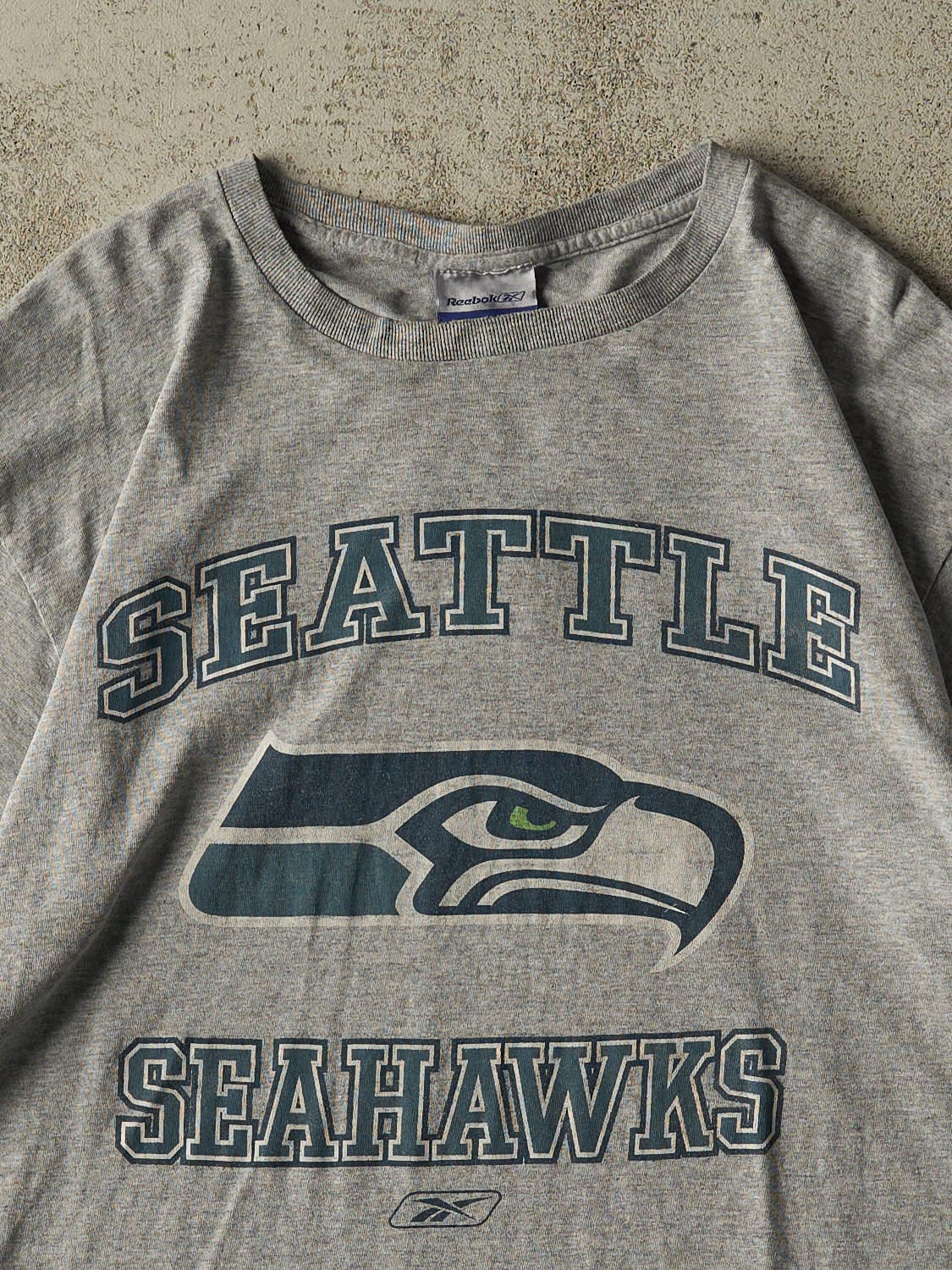 Vintage Y2K Grey Seattle Seahawks Cropped Tee (M)