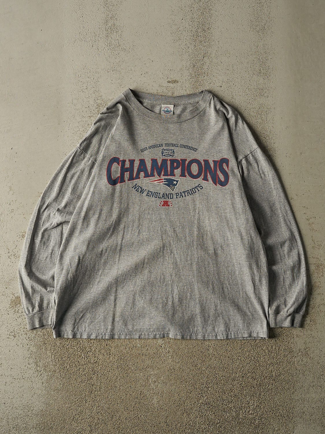 Vintage 03' Grey New England Patriots Super Bowl XXXVIII Champions Long Sleeve (L/XL)