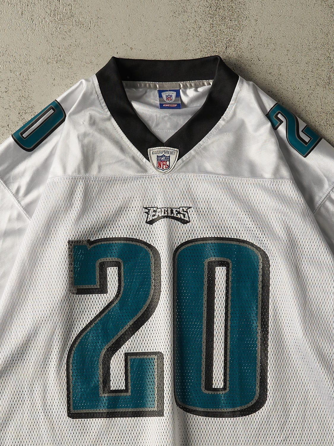 Vintage Y2K White Philadelphia Eagles #20 Dawkins Cropped Football Jersey (L/XL)