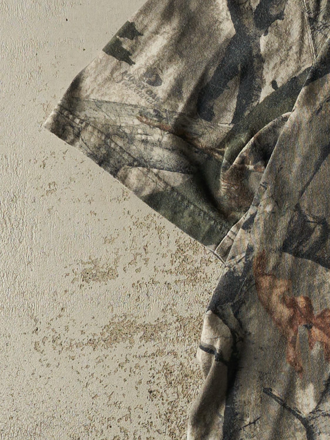 Vintage Y2K Camo Browning Embroidered Pocket Tee (L/XL)