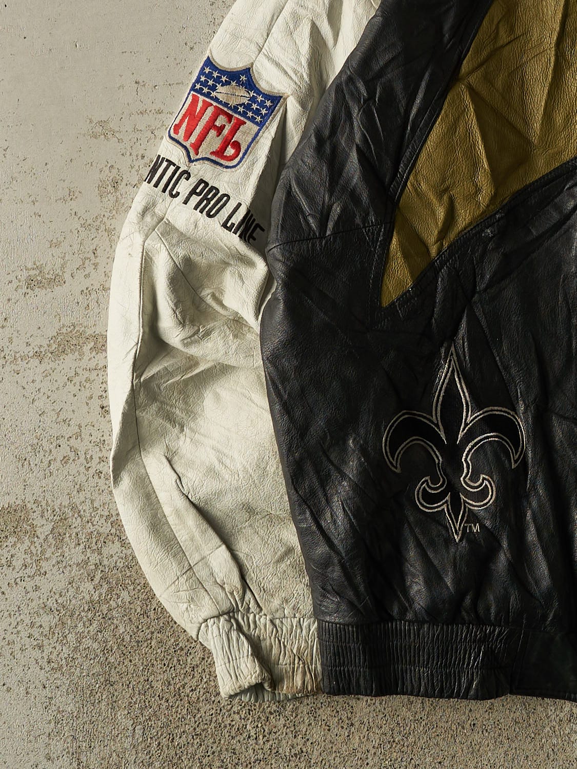 Vintage 90s Black RARE Logo Athletic New Orleans Saints Sharktooth Leather Jacket (M/L)