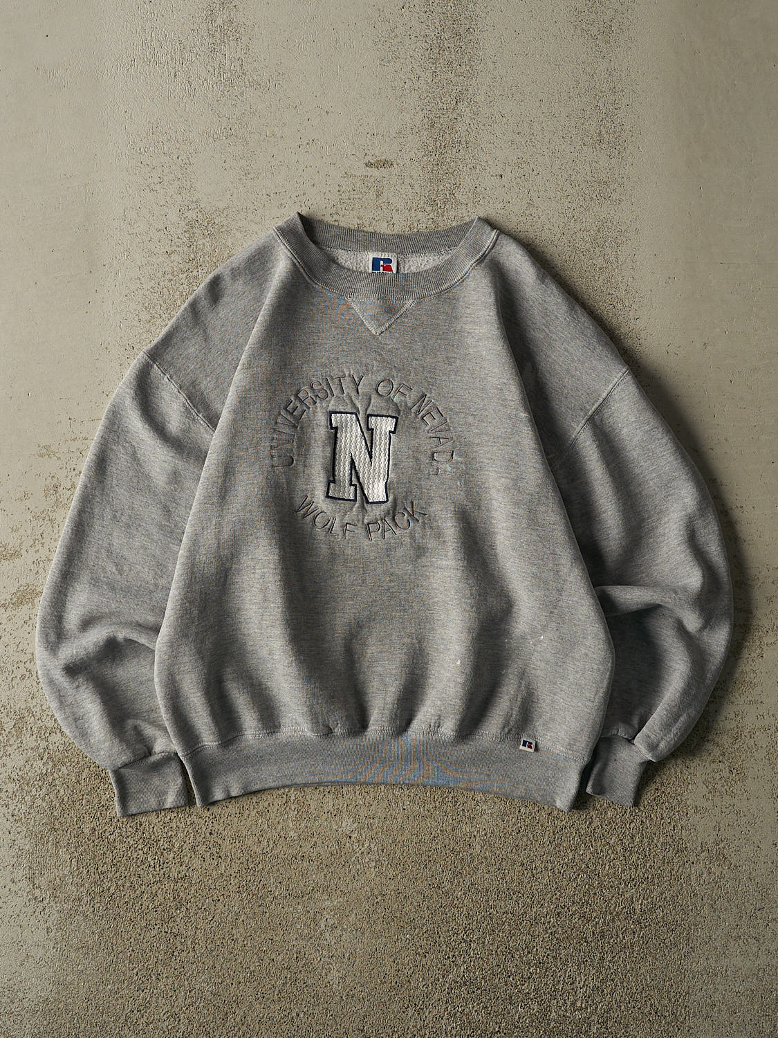 Vintage 90s Grey Russell Athletic University of Nevada Wolf Pack Crewneck (M/L)