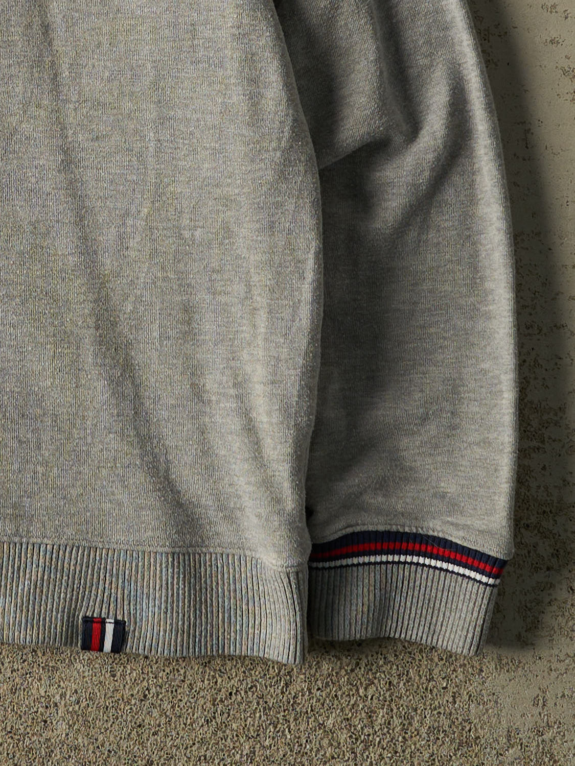 Vintage Y2K Grey Fila Embroidered Crewneck (M)