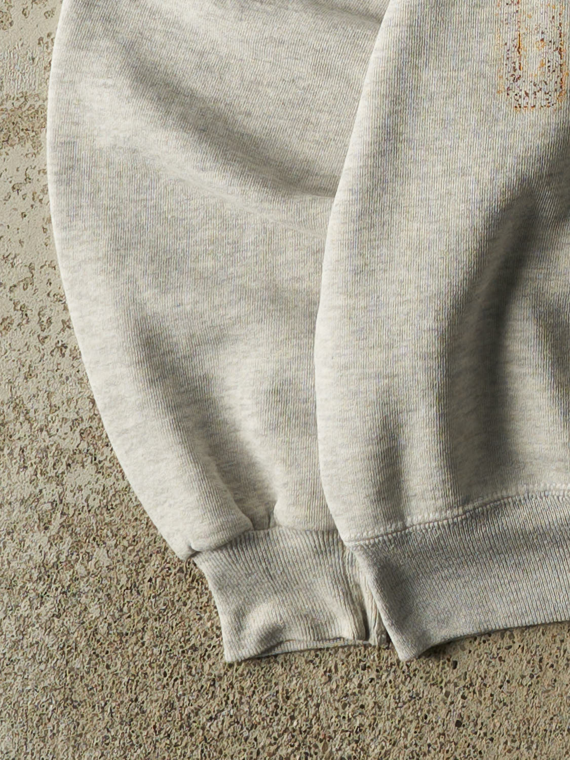 Vintage 90s Heather Grey Russell Athletic University of Montana Grizzlies Crewneck (XS)