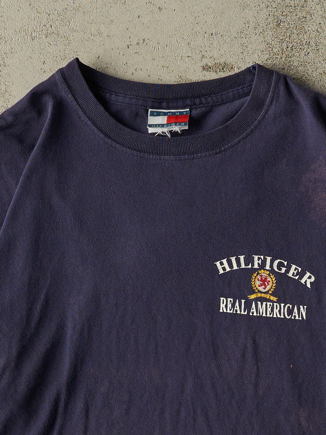 Vintage 90s Navy Blue Tommy Hilfiger Wrap Around Logo Tee (L/XL)