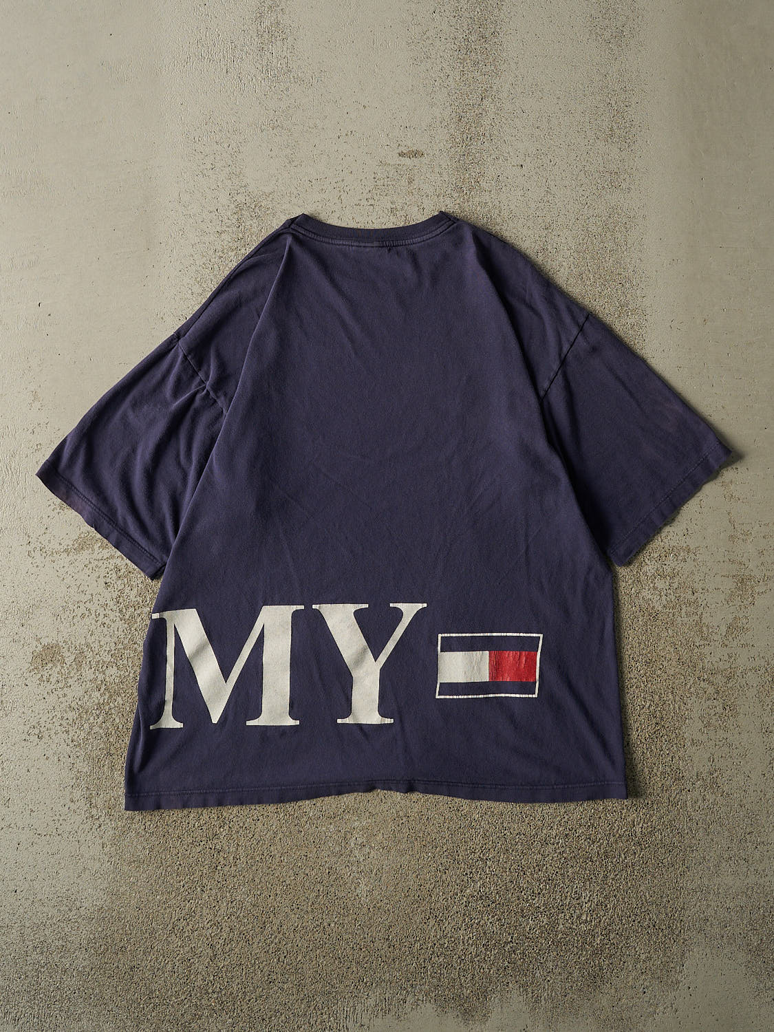Vintage 90s Navy Blue Tommy Hilfiger Wrap Around Logo Tee (L/XL)