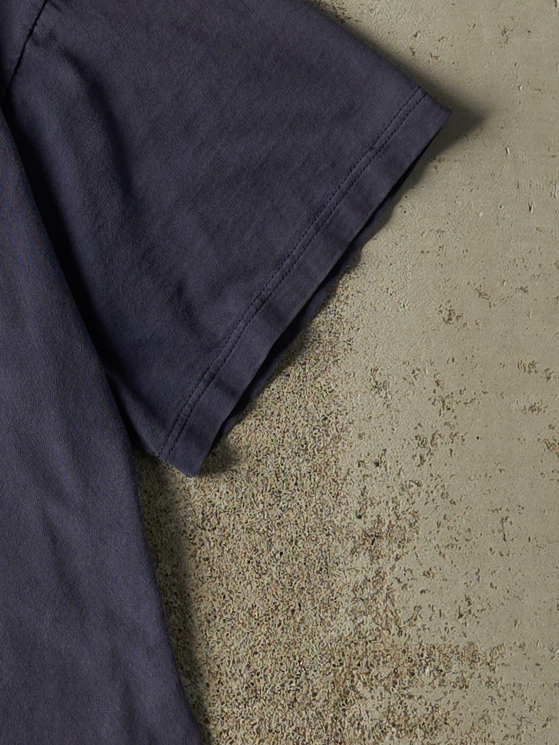 Vintage 90s Sun Faded Navy Russell Athletic Blank Tee (L/XL)