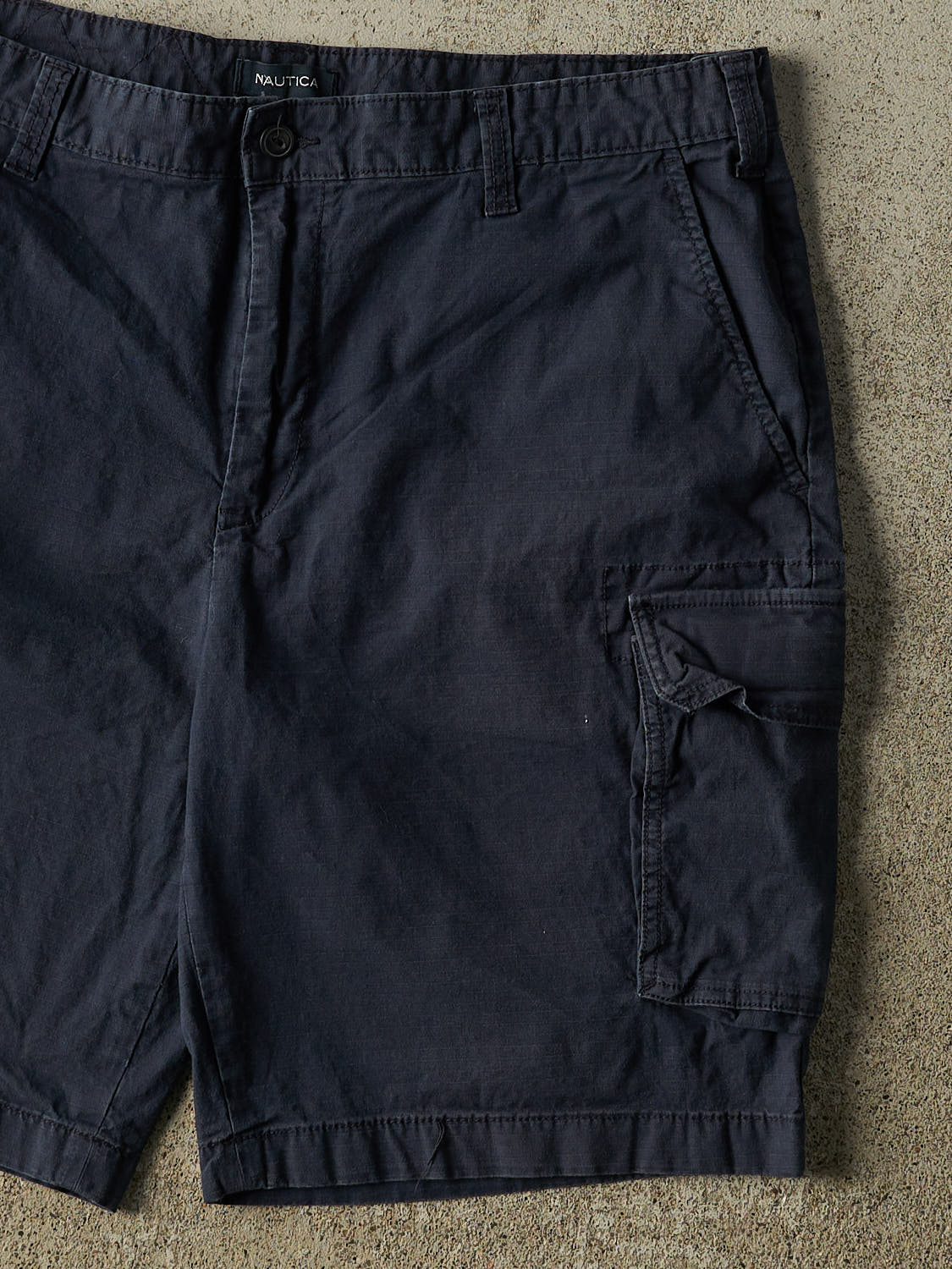 Vintage Y2K Navy Blue Nautica Cargo Shorts (37x10)