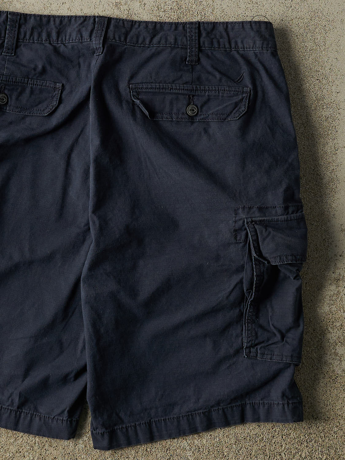 Vintage Y2K Navy Blue Nautica Cargo Shorts (37x10)