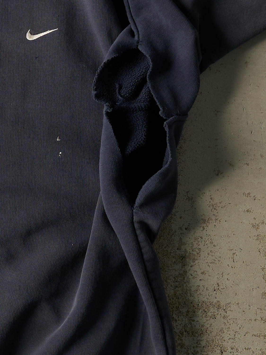Vintage Y2K Faded Navy Nike Embroidered Crewneck (XL/XXL)