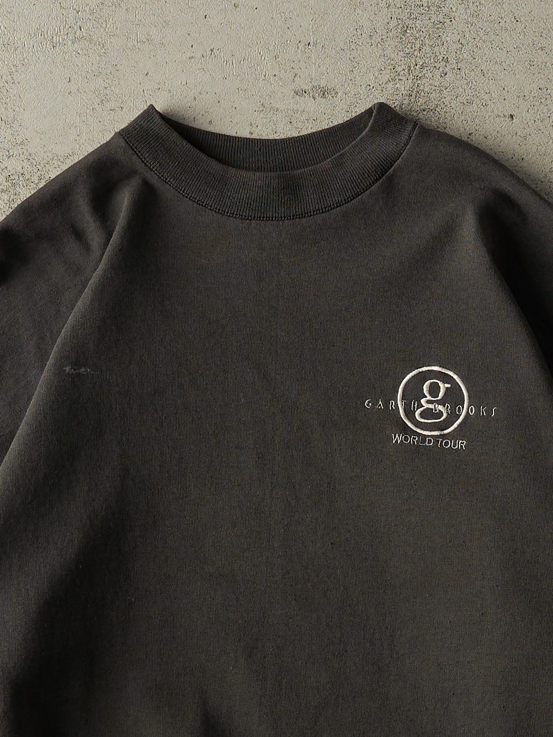 Vintage 90s Charcoal Grey Garth Brooks World Tour Embroidered Crewneck (L/XL)
