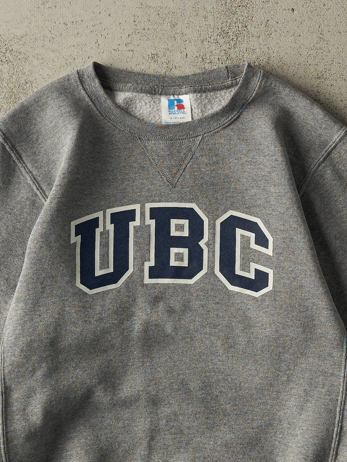 Vintage Y2K Grey Russell Athletic UBC Crewneck (XS/S)