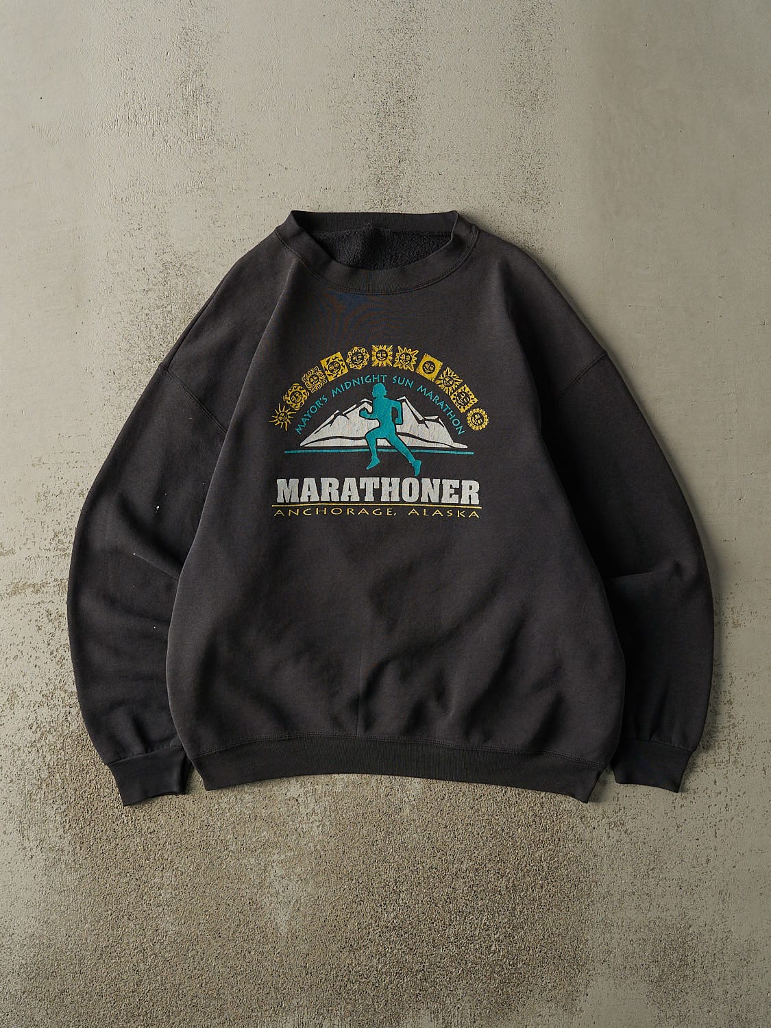Vintage 90s Faded Black Alaska Marathon Crewneck (L/XL)