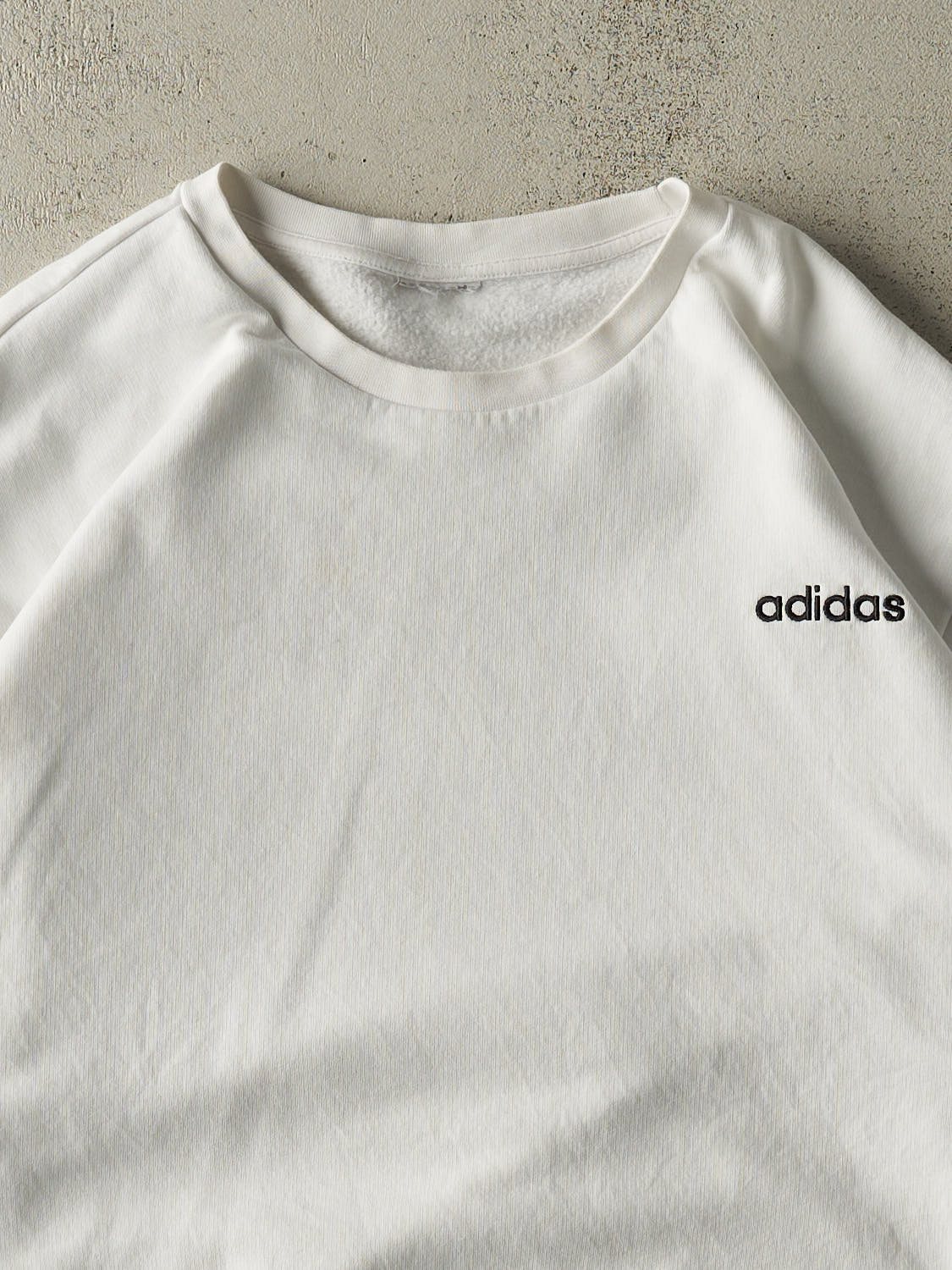 Vintage Y2K White Adidas Embroidered Logo Crewneck (XXL/XXXL)