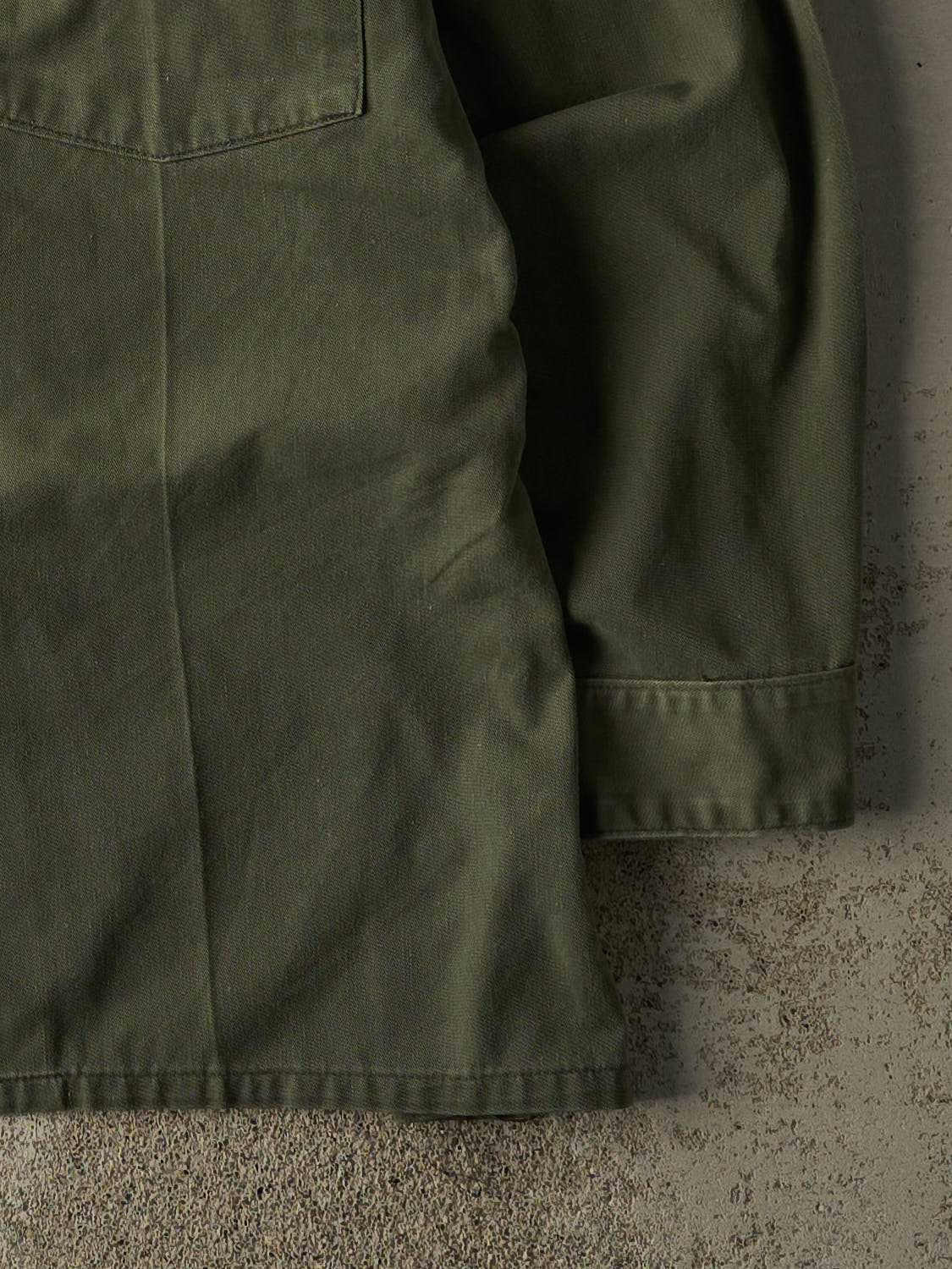 Vintage 90s Washed Green Military Button Up Long Sleeve (L/XL)