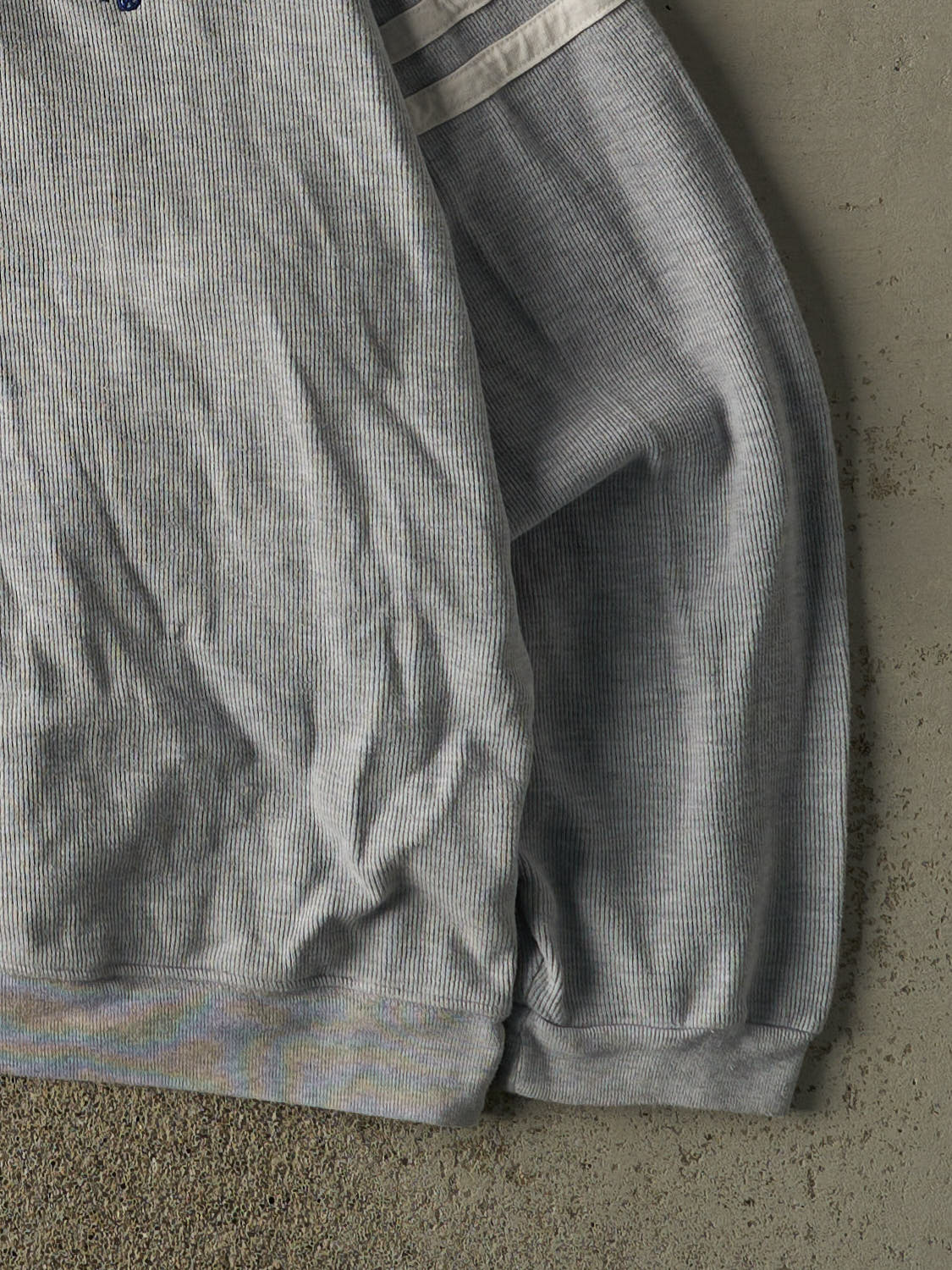 Vintage Y2K Grey Russell Athletic University of Kentucky Embroidered Long Sleeve (XL)