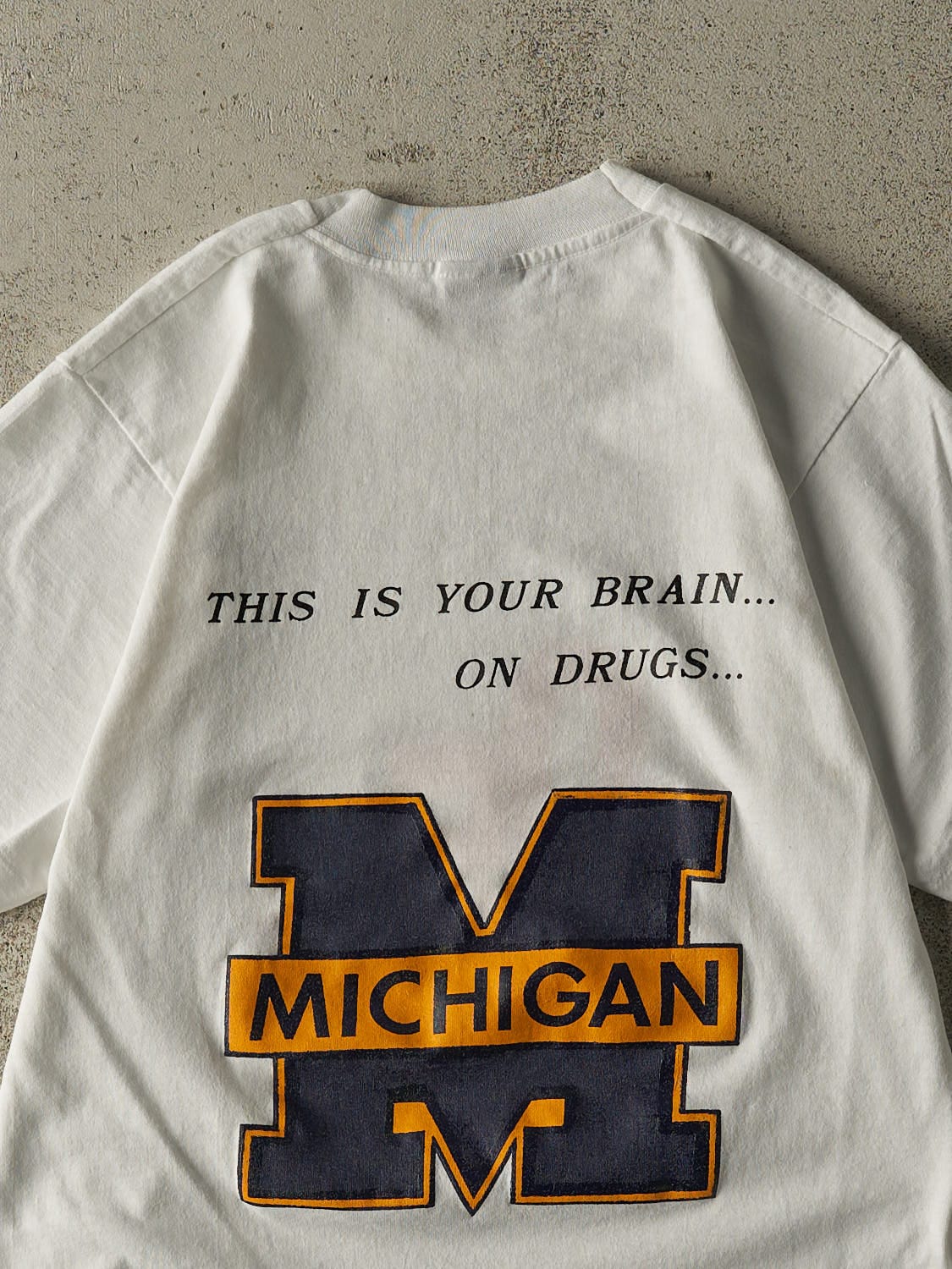 Vintage 80s White University Slogan Single Stitch Tee (XS)