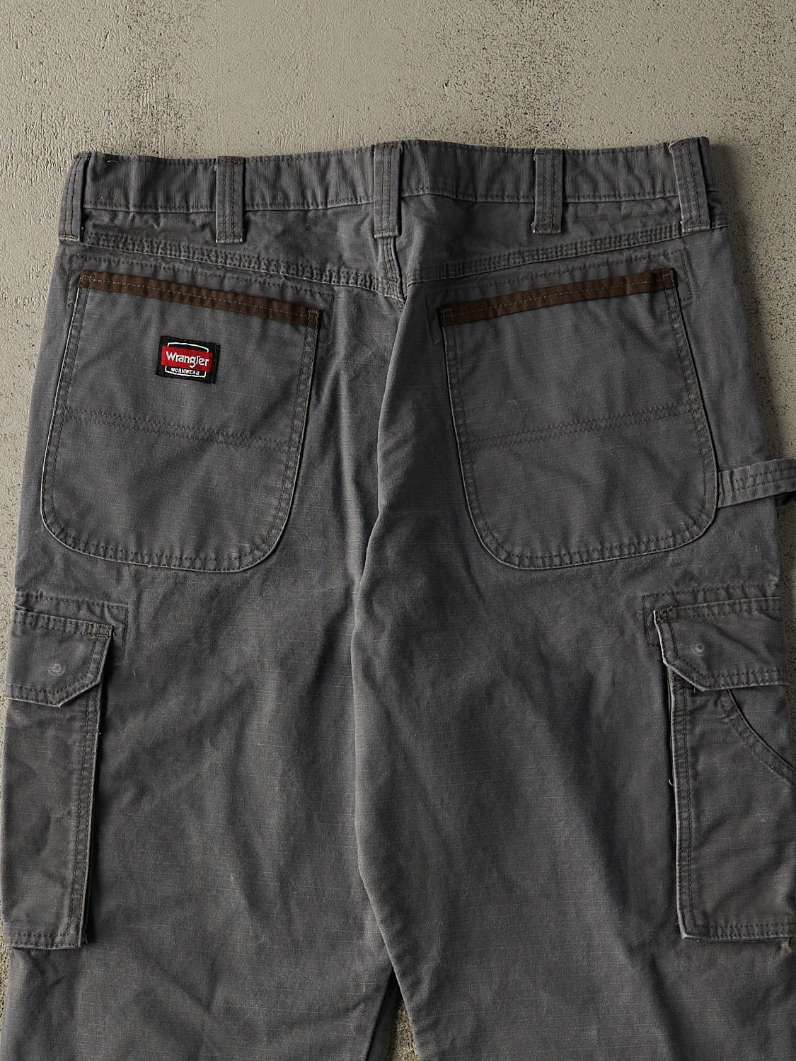 Vintage Y2K Grey Wrangler Carpenter Cargo Pants (36x29.5)