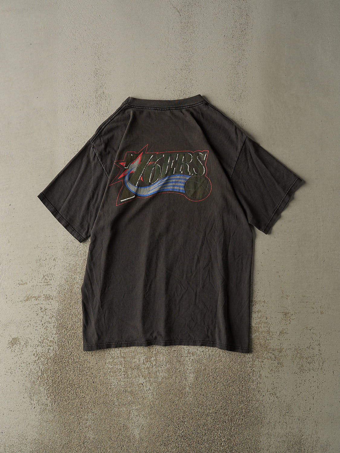 Vintage 90s Sun Faded Black Philadelphia 76ers Tee (L/XL)
