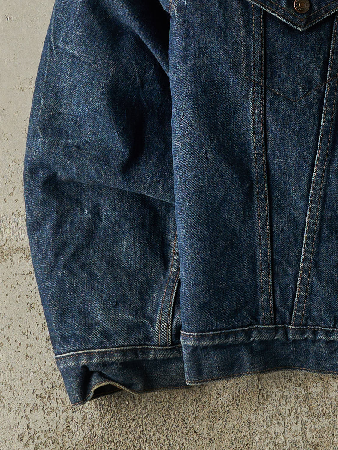 Vintage 90s Dark Wash Levi's Sherpa Lined Denim Jacket (M)