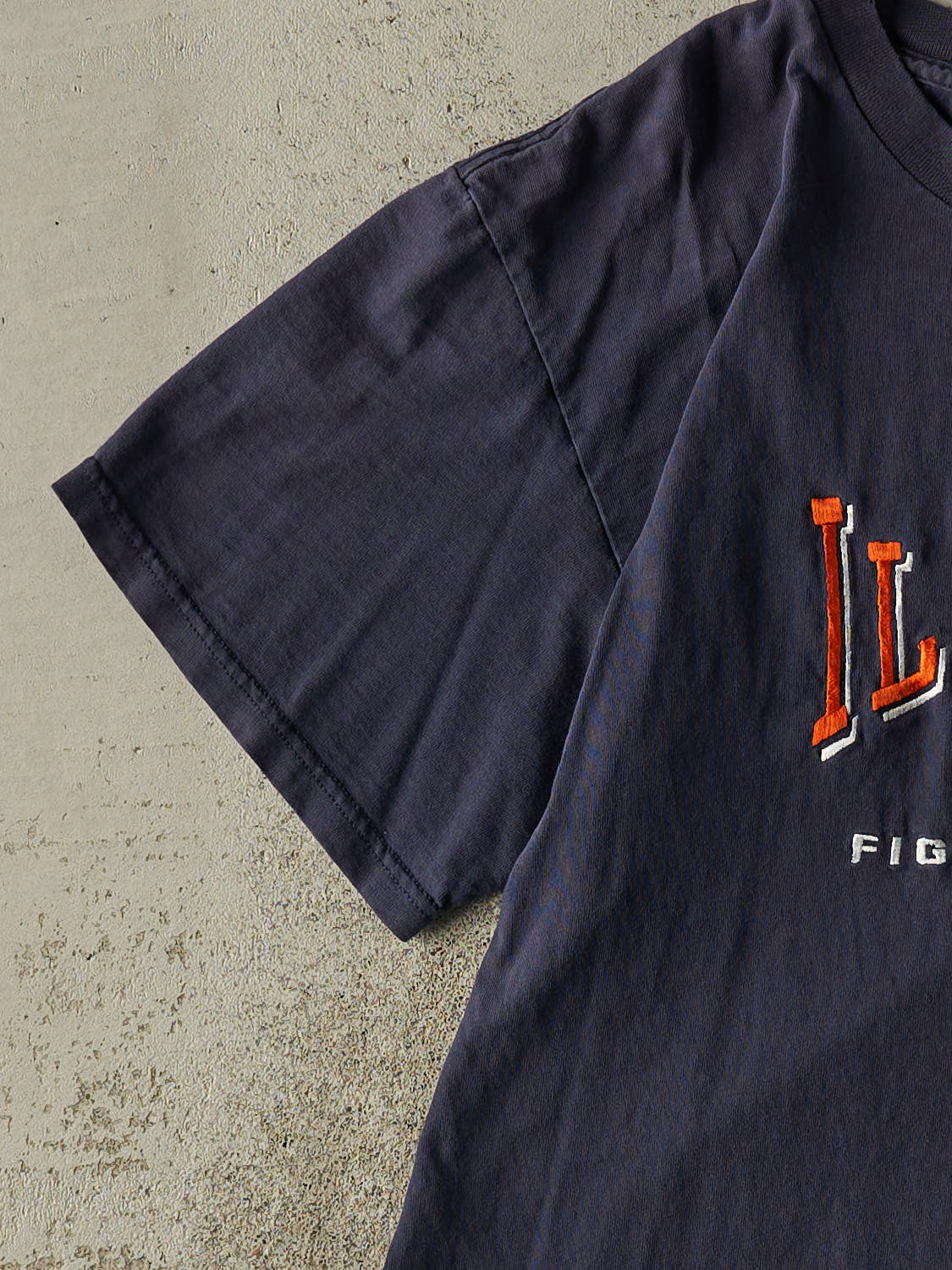 Vintage 90s Sun Faded Navy Illinois Fighting Illini Tee (M/L)