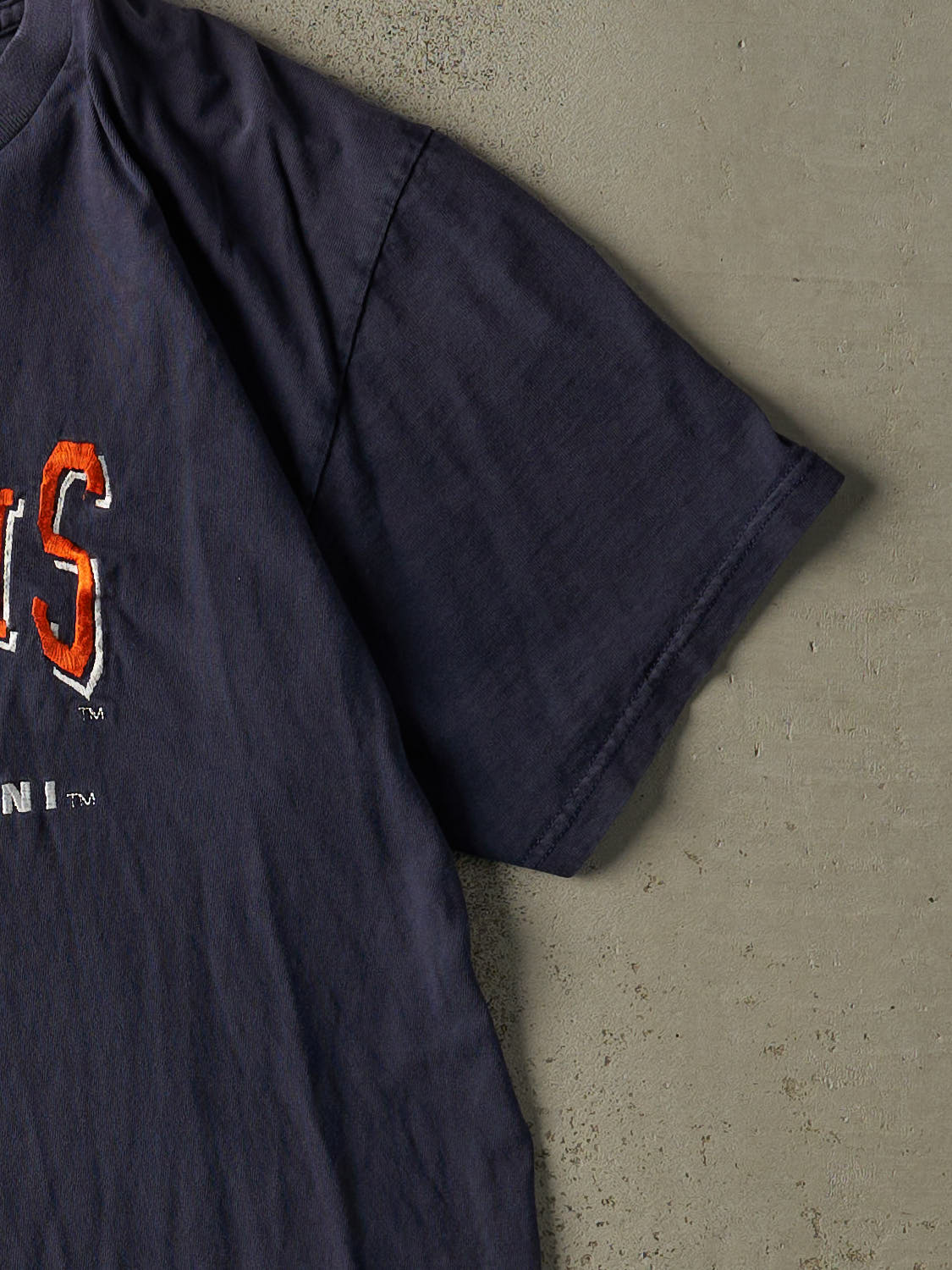 Vintage 90s Sun Faded Navy Illinois Fighting Illini Tee (M/L)